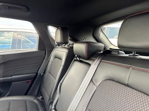 Used 2024 Ford Escape ST-Line w/ Tech Pack #1 FWD image 9