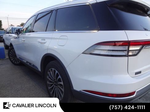 Used 2023 Lincoln Aviator AWD w/ Premium Package image 4