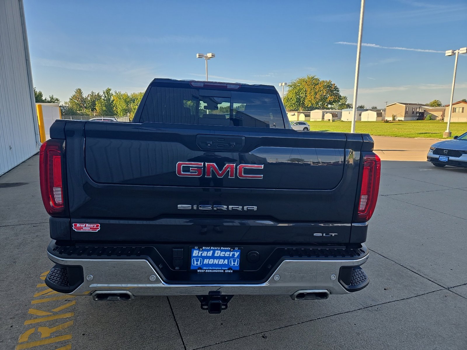 Used 2023 GMC Sierra 1500 SLT w/ SLT Premium Plus Package AWD/4WD image 11