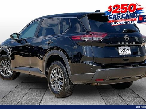 Used 2024 Nissan Rogue S FWD image 11