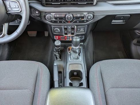 Used 2025 Jeep Wrangler Unlimited Rubicon AWD/4WD image 20