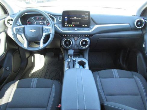 Certified 2024 Chevrolet Blazer LT w/ Convenience Package image 12