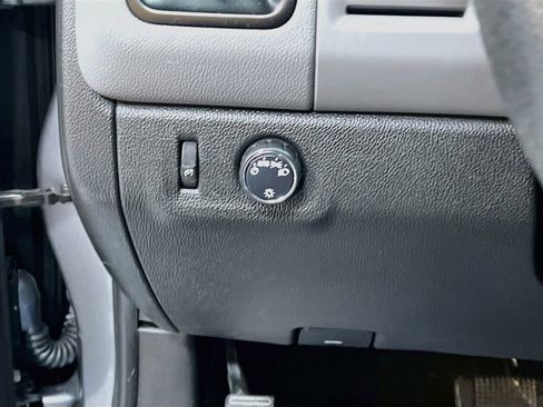 Used 2018 Chevrolet Colorado W/T w/ WT Convenience Package RWD image 10