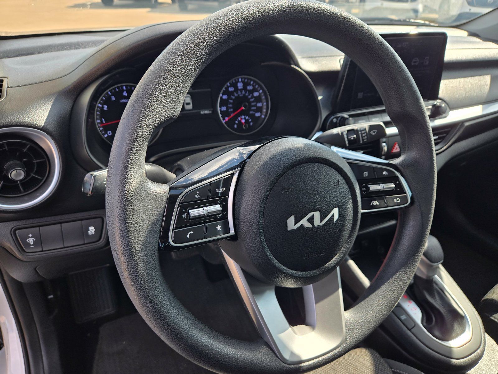 Used 2024 Kia Forte LXS FWD image 9