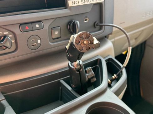 Used 2022 Ford E-450 and Econoline 450 Super Duty image 26