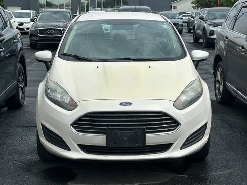 Used 2019 Ford Fiesta SE FWD image 2