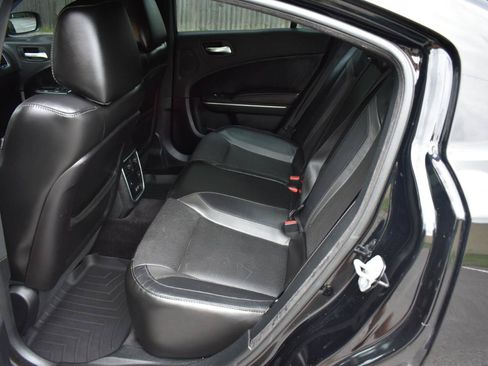 Used 2018 Dodge Charger R/T w/ Premium Group RWD image 18