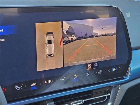 New 2026 Chevrolet Equinox EV LT image 7