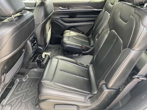 Used 2023 Jeep Grand Cherokee L Limited image 11