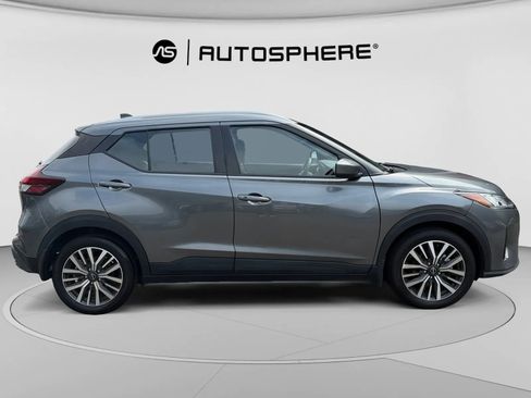 Used 2023 Nissan Kicks SV FWD image 11