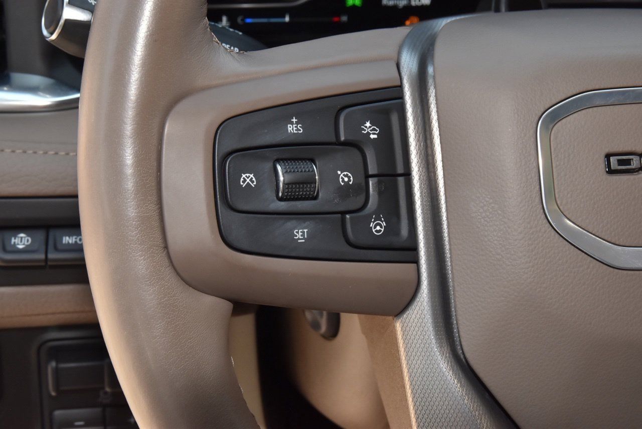 Used 2024 GMC Yukon XL Denali w/ Advanced Technology Package AWD/4WD image 18