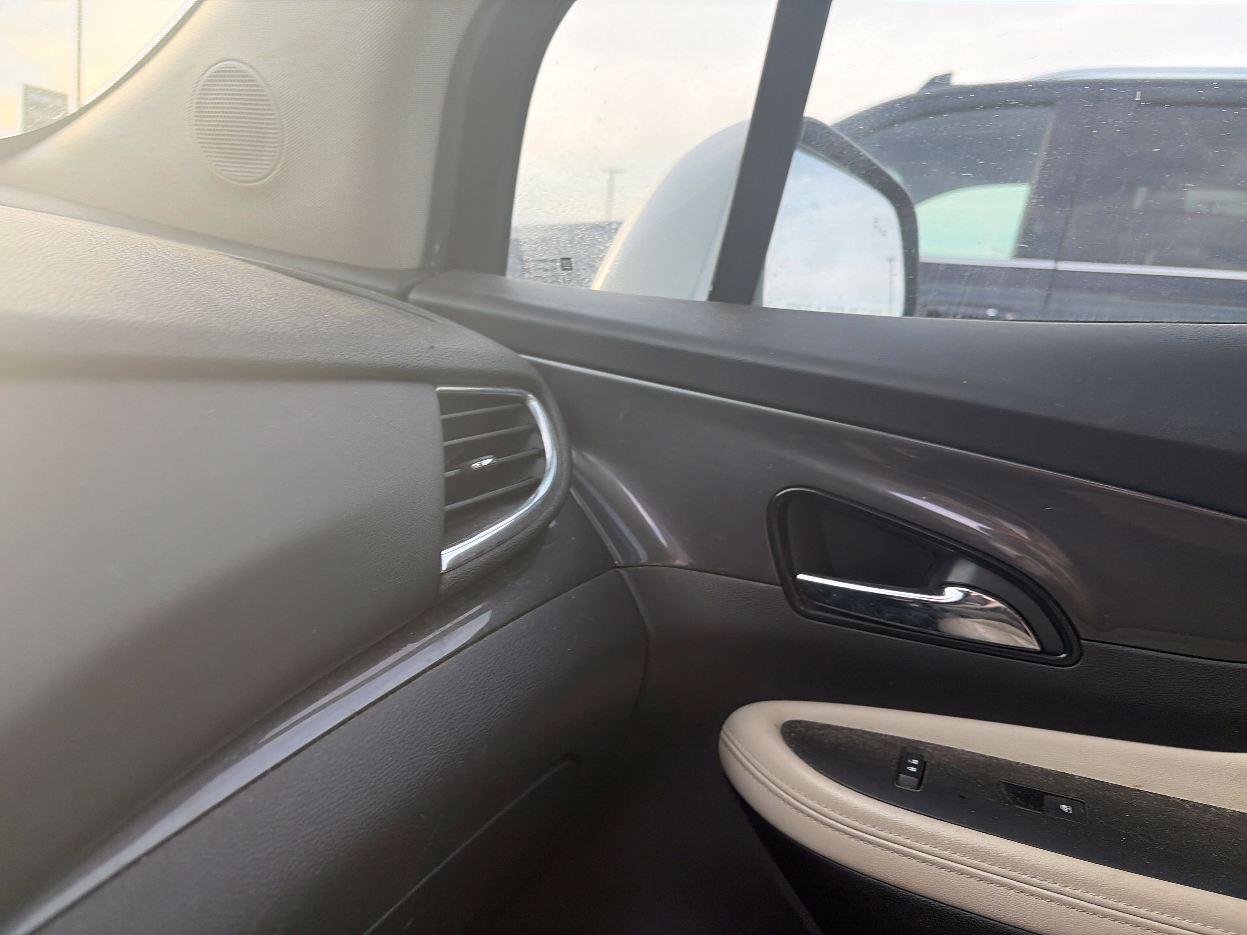 Used 2017 Buick Encore Essence FWD image 11