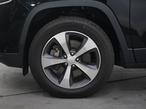 Used 2020 Jeep Cherokee Limited AWD/4WD image 29