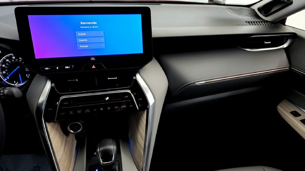 Certified 2024 Toyota Venza XLE AWD/4WD image 40