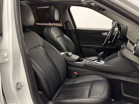 Used 2021 Alfa Romeo Giulia Sprint w/ Sun & Sound Package image 37