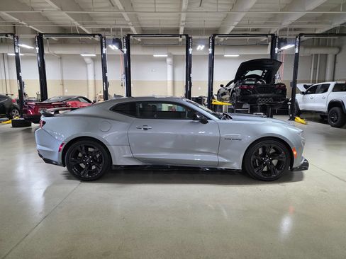 Used 2023 Chevrolet Camaro SS RWD image 8