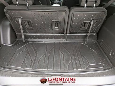 Certified 2023 Chevrolet Traverse LT FWD image 28