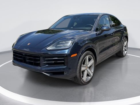 Used 2024 Porsche Cayenne Coupe AWD/4WD image 3