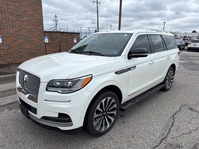 Used 2022 Lincoln Navigator Reserve w/ Equipment Group 201A AWD/4WD image 1