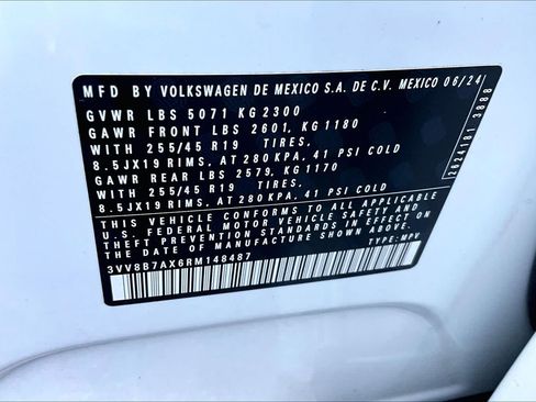 Used 2024 Volkswagen Tiguan SE R-Line AWD/4WD image 34