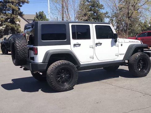 Used 2015 Jeep Wrangler Unlimited Rubicon w/ Connectivity Group AWD/4WD image 9