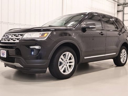 Certified 2019 Ford Explorer XLT w/ Equipment Group 201A AWD/4WD image 6