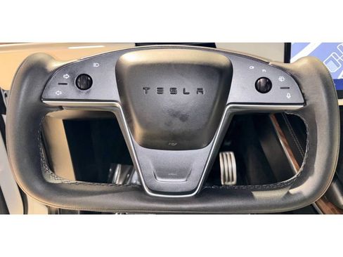Used 2023 Tesla Model X image 24