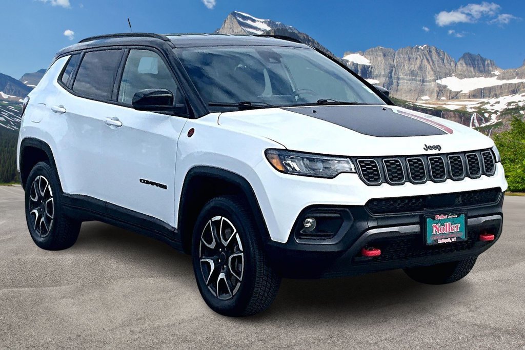Used 2025 Jeep Compass Trailhawk AWD/4WD image 12