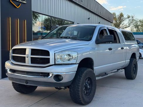 Used 2006 Dodge Ram 1500 Truck SLT w/ Protection Group AWD/4WD image 2