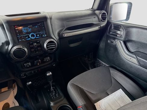 Used 2018 Jeep Wrangler Unlimited Sport S AWD/4WD image 17
