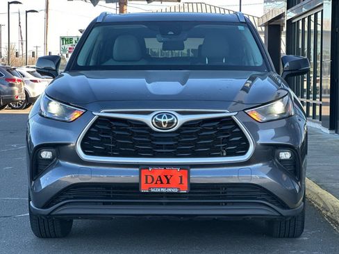 Used 2023 Toyota Highlander XLE FWD image 10