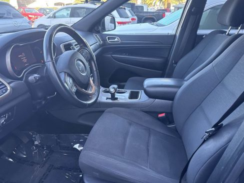 Used 2015 Jeep Grand Cherokee Laredo w/ Quick Order Package 23E image 9