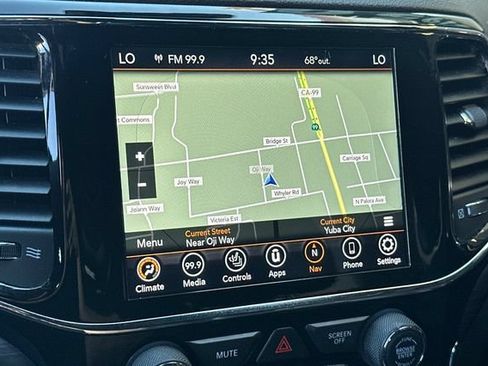 Used 2020 Jeep Grand Cherokee Altitude AWD/4WD image 22