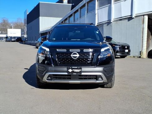 New 2025 Nissan Pathfinder Rock Creek image 2