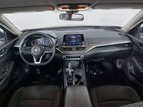 Used 2025 Nissan Altima 2.5 SV FWD image 9
