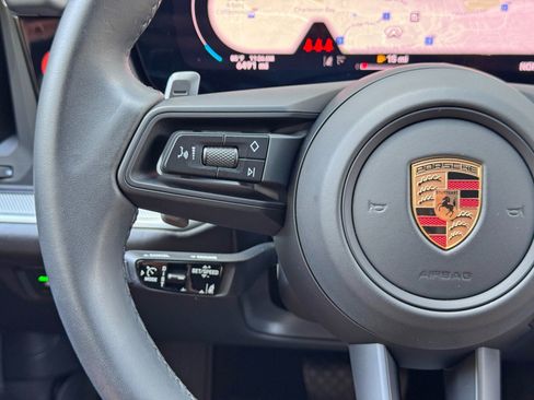Used 2025 Porsche Cayenne w/ Premium Package Plus AWD/4WD image 23