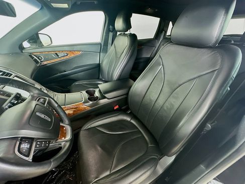 Used 2019 Lincoln Nautilus Reserve AWD/4WD image 34