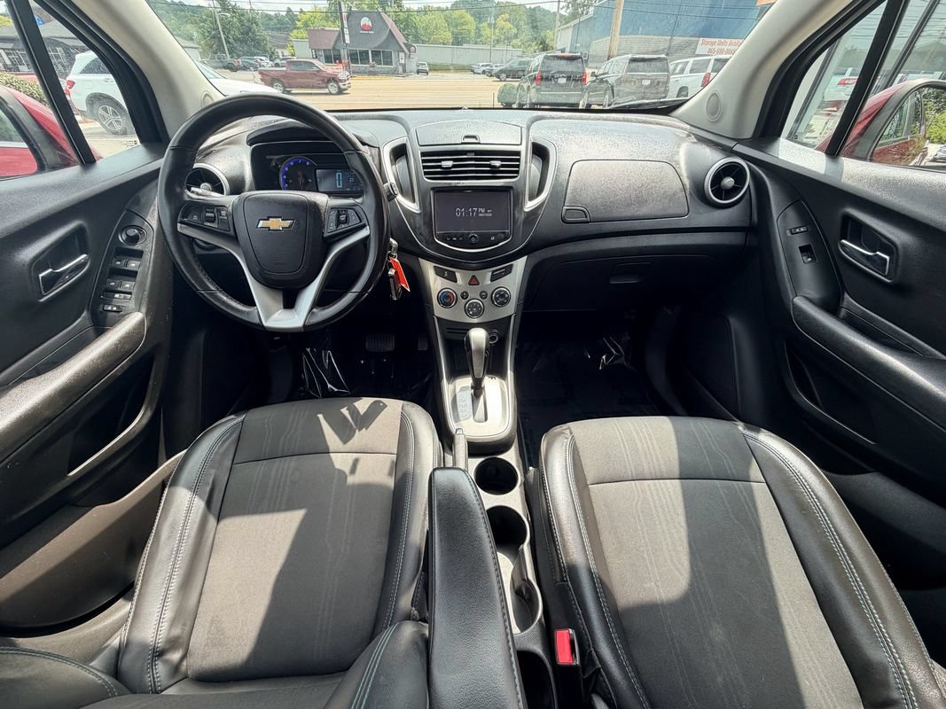 Used 2016 Chevrolet Trax LT w/ LT Convenience Package AWD/4WD image 19