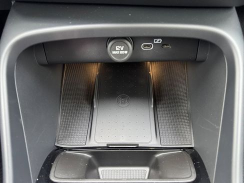 New 2026 Volvo XC40 B5 Plus w/ Protection Package Premier image 18