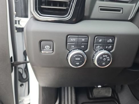 Used 2025 GMC Sierra 1500 AT4 AWD/4WD image 17