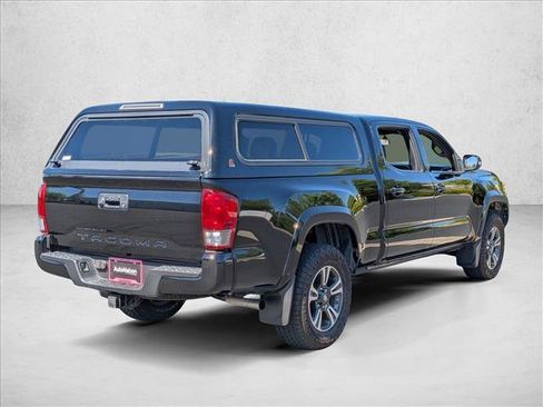Used 2017 Toyota Tacoma TRD Sport w/ Tow Package RWD image 5