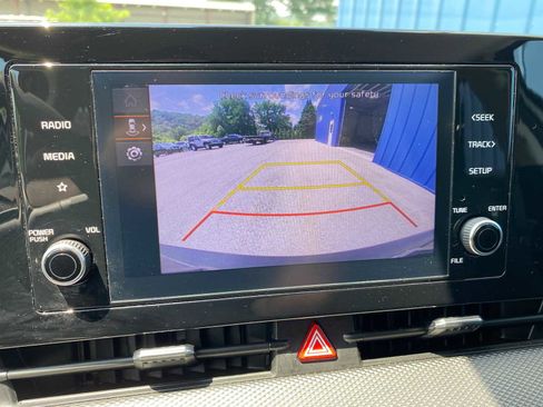 Used 2023 Kia Sportage LX image 19