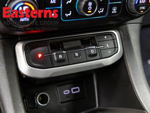 Used 2023 GMC Acadia SLE w/ Driver Convenience Package AWD/4WD image 13