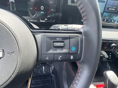Used 2025 Nissan Kicks SR AWD/4WD image 23