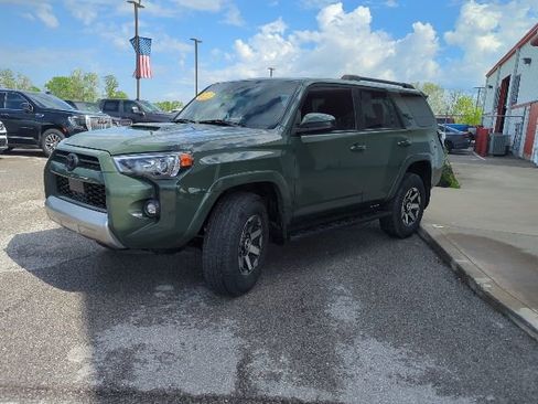 Used 2022 Toyota 4Runner TRD Off-Road AWD/4WD image 4