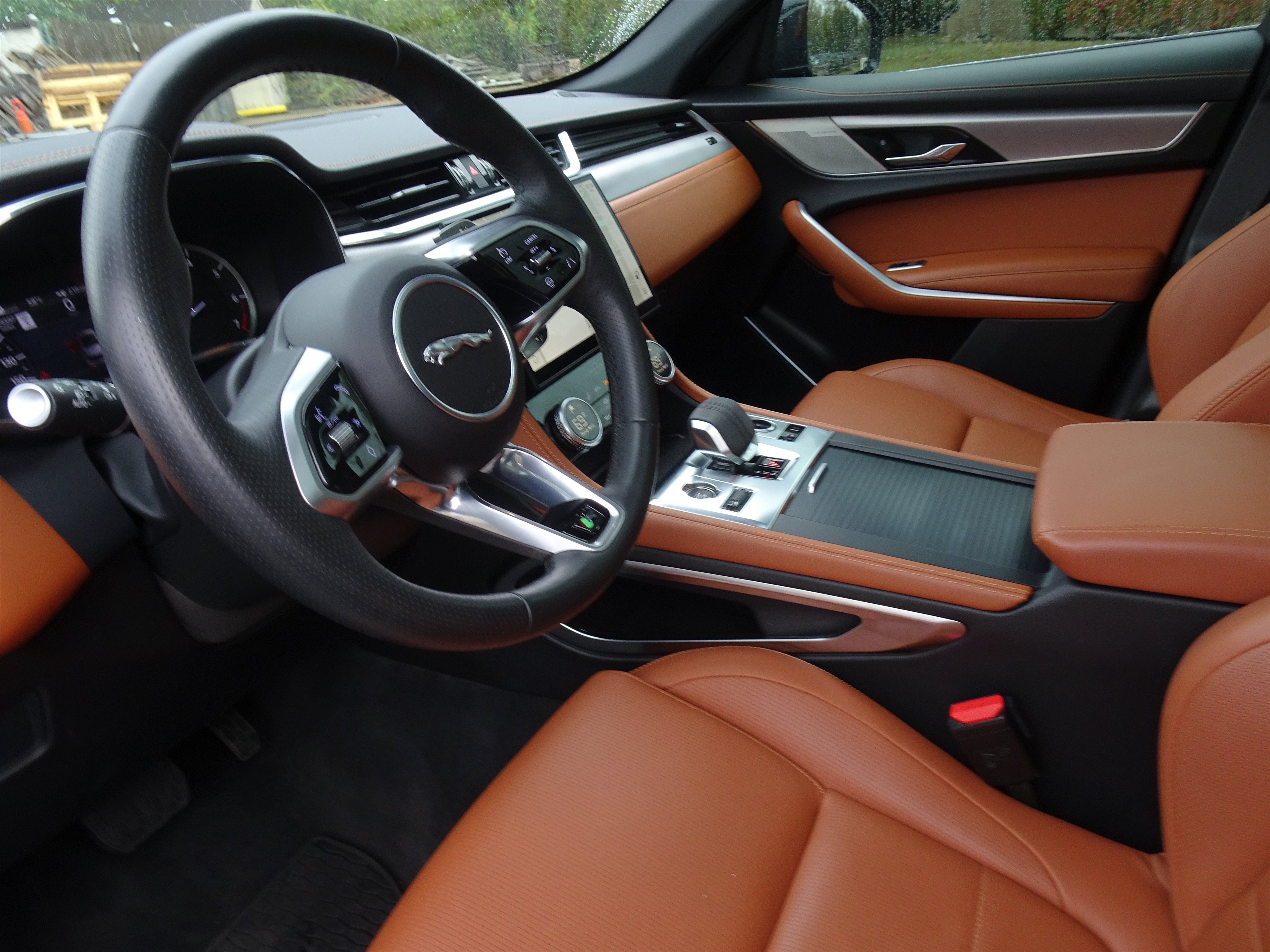 Certified 2023 Jaguar F-PACE R-Dynamic S AWD/4WD image 16