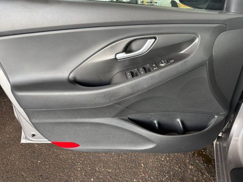 Used 2020 Hyundai Elantra GT FWD image 10