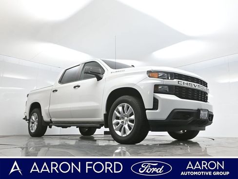 Used 2022 Chevrolet Silverado 1500 Custom image 3