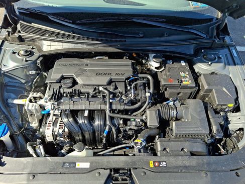 Certified 2025 Hyundai Elantra Sport image 28