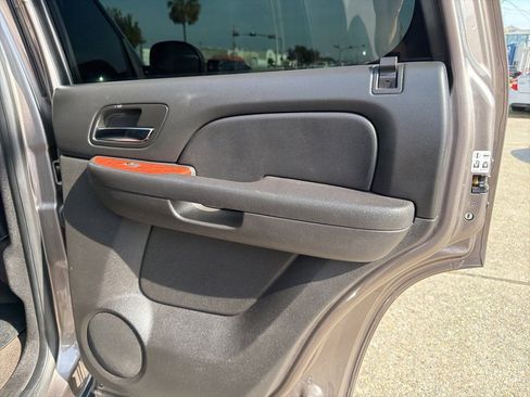 Used 2014 GMC Yukon SLE image 17